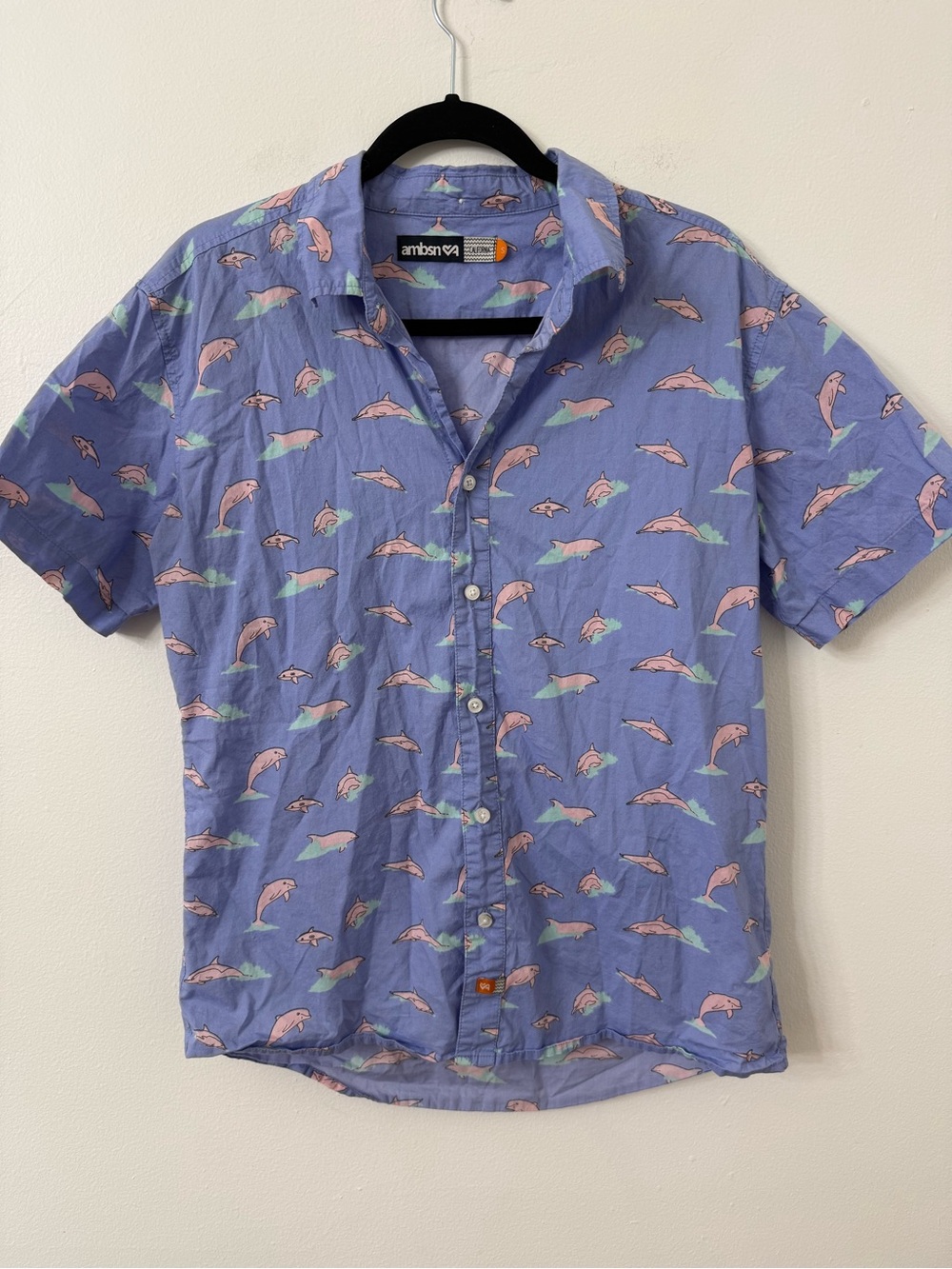 {S} Ambsn Blue Pink Dolphin Print Short-Sleeve Button Down Shirt